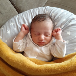 Naissance à 1 mois